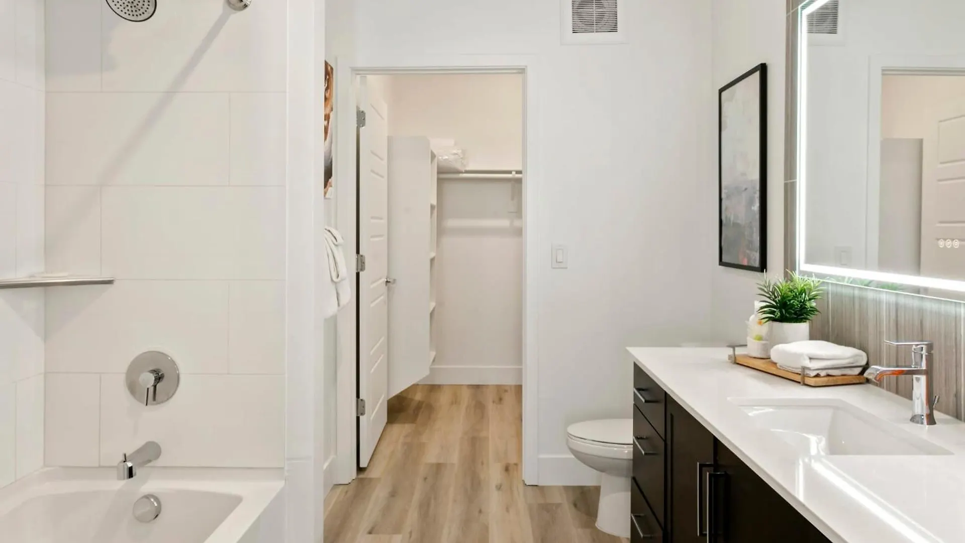 Premium One And Two Bedroom Apartments At Slate Scottsdale In Phoenix Arizona 0*,